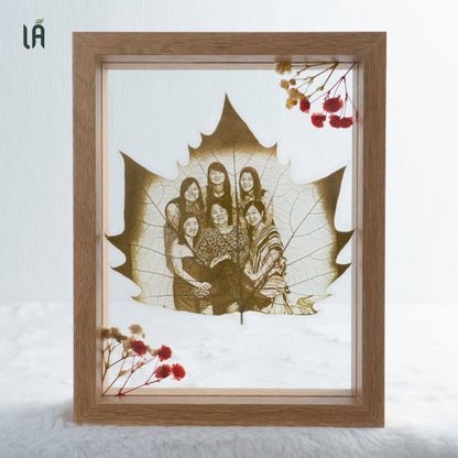 Engraved leaves with plastic frame